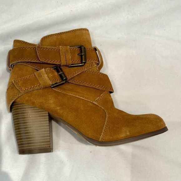 Plume by Faryl Robin faux suede ankle bootie in cognac size 7 - Picture 5 of 9